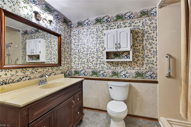 Photo 23 of 46 residential for sale in Chesapeake virginia