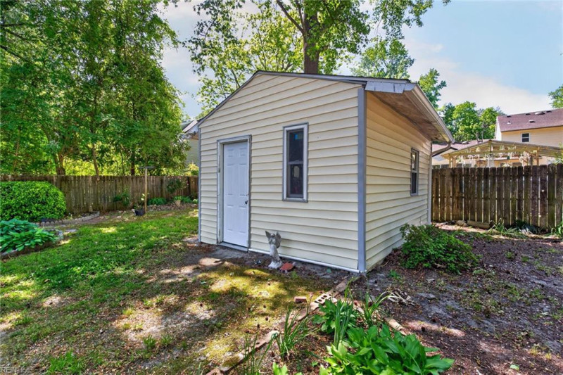 Photo 26 of 46 residential for sale in Chesapeake virginia