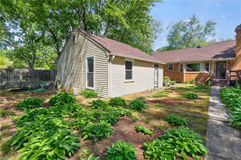 Photo 27 of 46 residential for sale in Chesapeake virginia