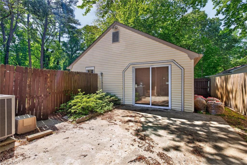 Photo 31 of 46 residential for sale in Chesapeake virginia