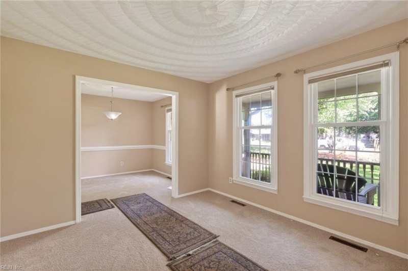 Photo 4 of 46 residential for sale in Chesapeake virginia