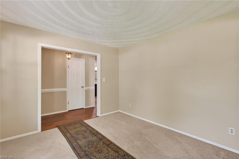 Photo 5 of 46 residential for sale in Chesapeake virginia