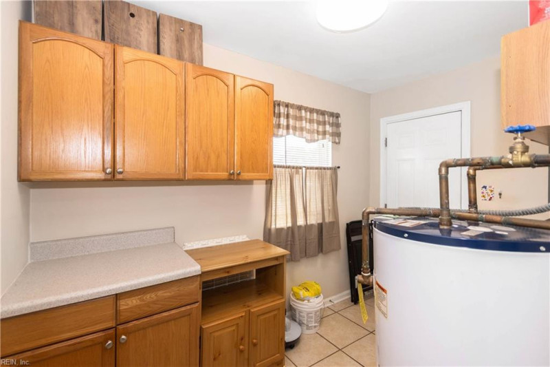 Photo 10 of 18 residential for sale in Virginia Beach virginia