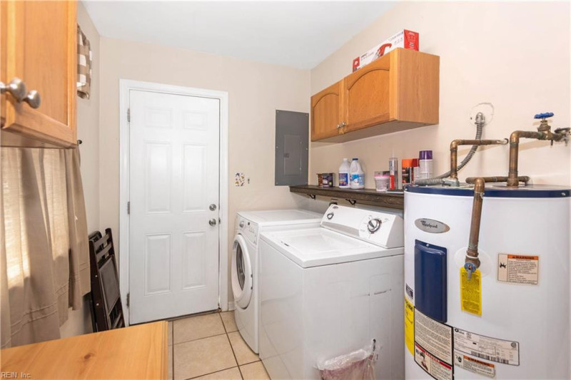 Photo 11 of 18 residential for sale in Virginia Beach virginia