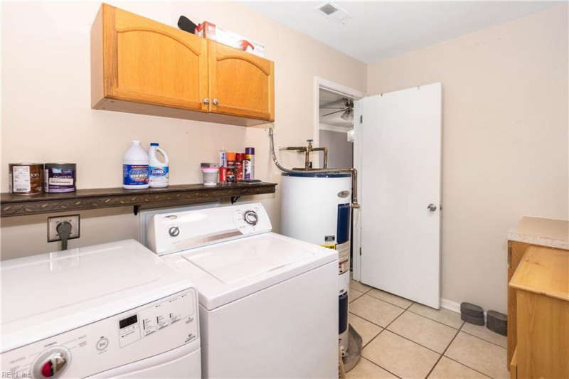 Photo 9 of 18 residential for sale in Virginia Beach virginia
