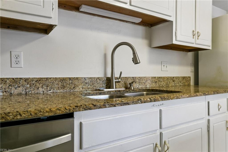 Photo 12 of 34 residential for sale in Newport News virginia