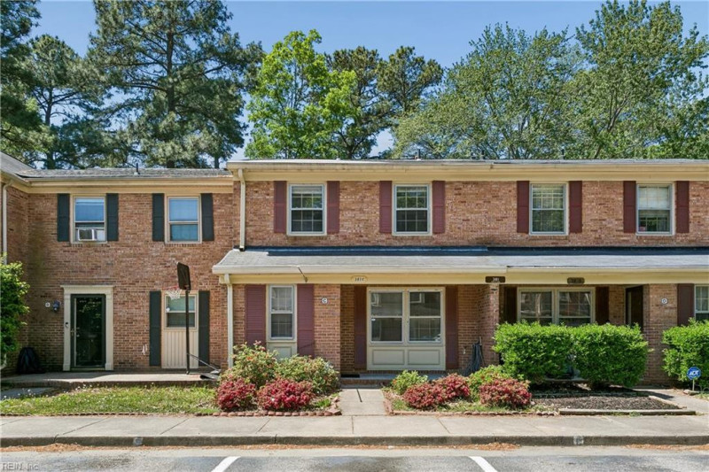 Photo 2 of 34 residential for sale in Newport News virginia