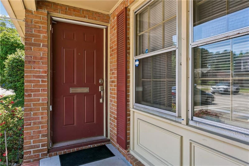 Photo 3 of 34 residential for sale in Newport News virginia