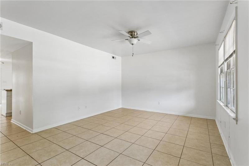 Photo 4 of 34 residential for sale in Newport News virginia
