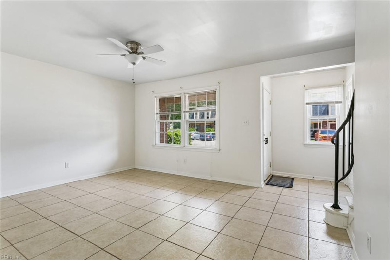 Photo 5 of 34 residential for sale in Newport News virginia