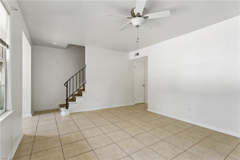 Photo 7 of 34 residential for sale in Newport News virginia