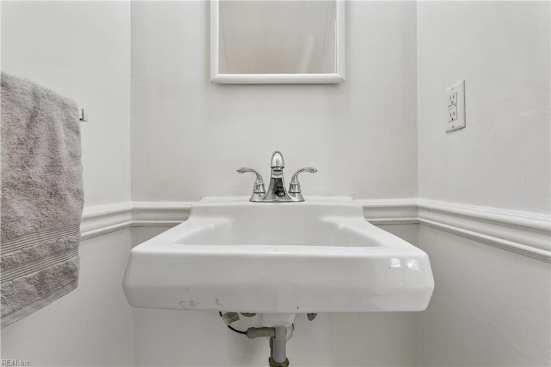 Photo 8 of 34 residential for sale in Newport News virginia