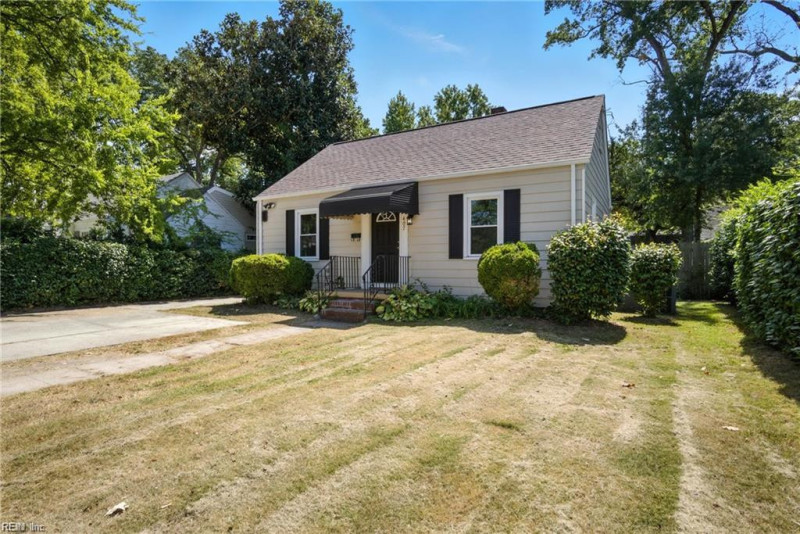 Photo 5 of 30 residential for sale in Norfolk virginia