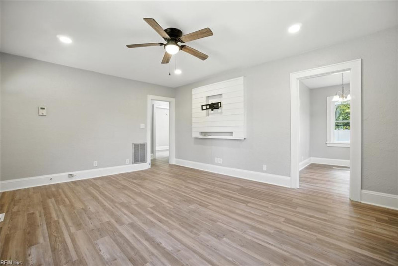 Photo 7 of 30 residential for sale in Norfolk virginia