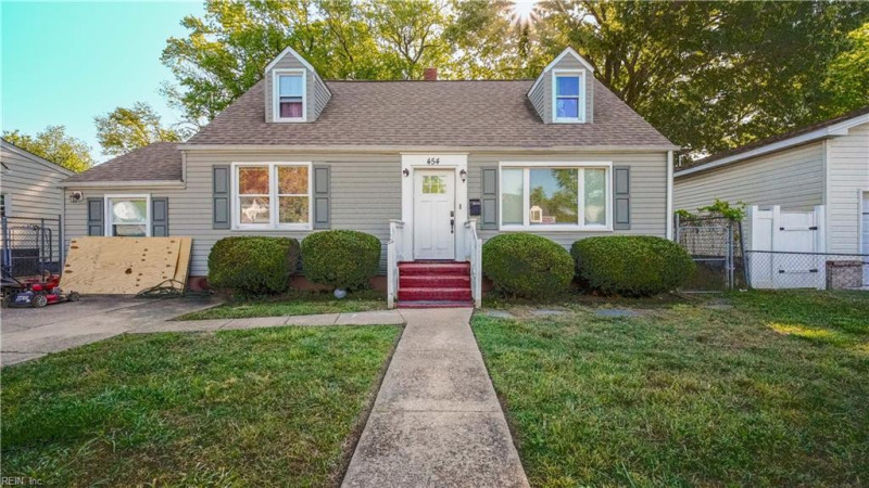 Photo 1 of 27 residential for sale in Hampton virginia