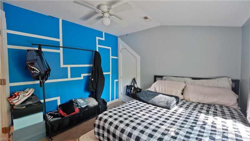 Photo 15 of 27 residential for sale in Hampton virginia