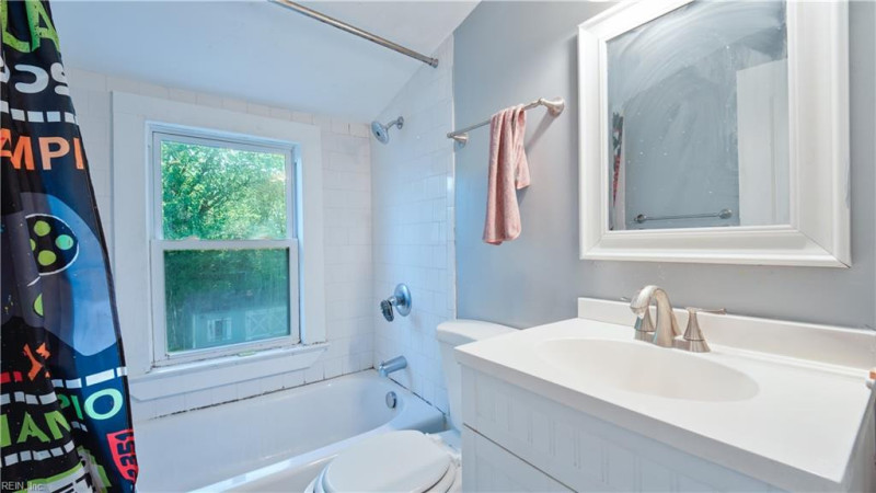 Photo 16 of 27 residential for sale in Hampton virginia
