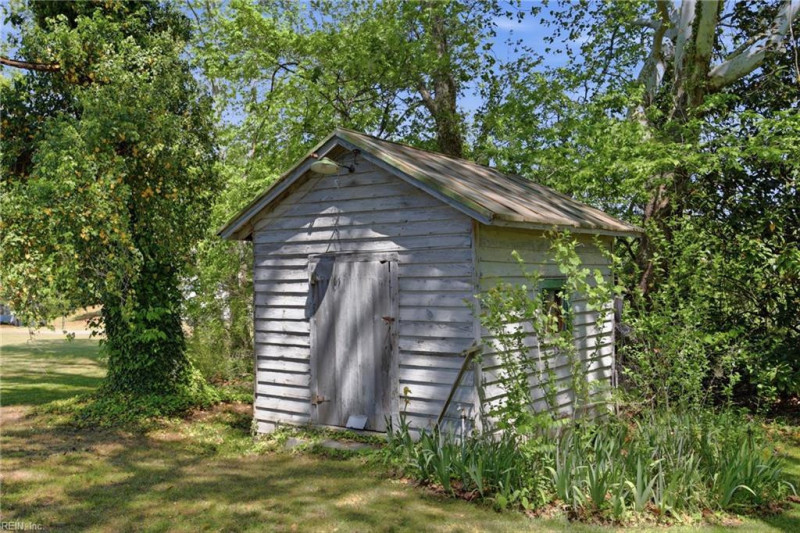 Photo 40 of 46 residential for sale in Middlesex County virginia