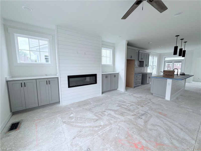 Photo 18 of 27 residential for sale in Chesapeake virginia
