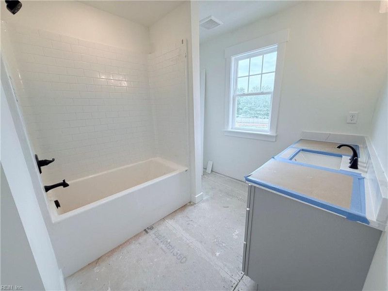Photo 20 of 27 residential for sale in Chesapeake virginia