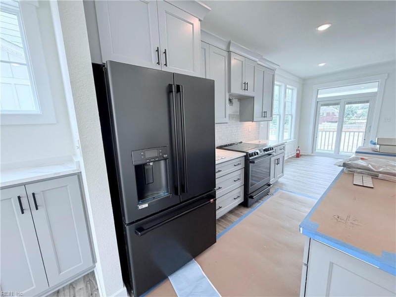 Photo 3 of 27 residential for sale in Chesapeake virginia