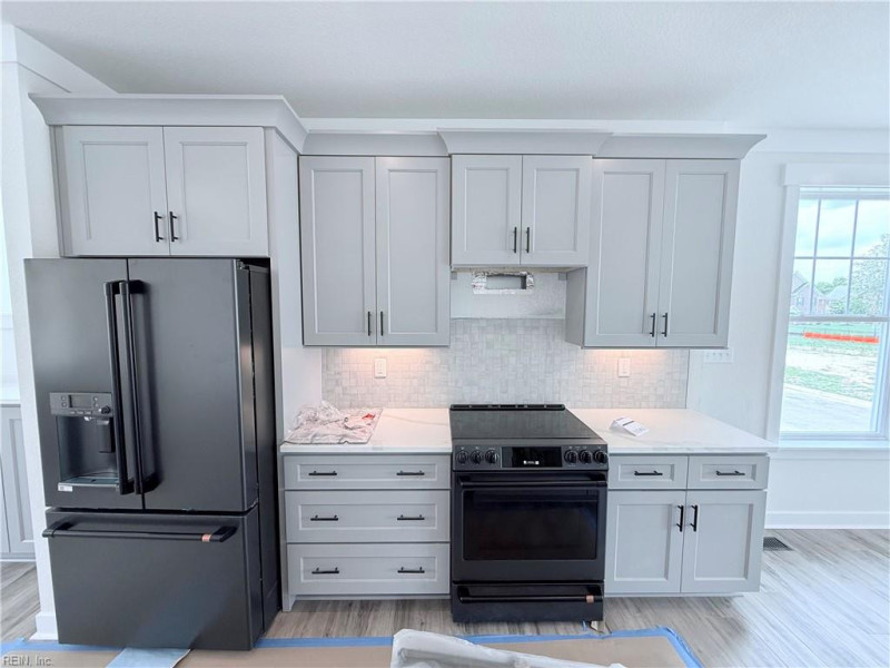 Photo 4 of 27 residential for sale in Chesapeake virginia