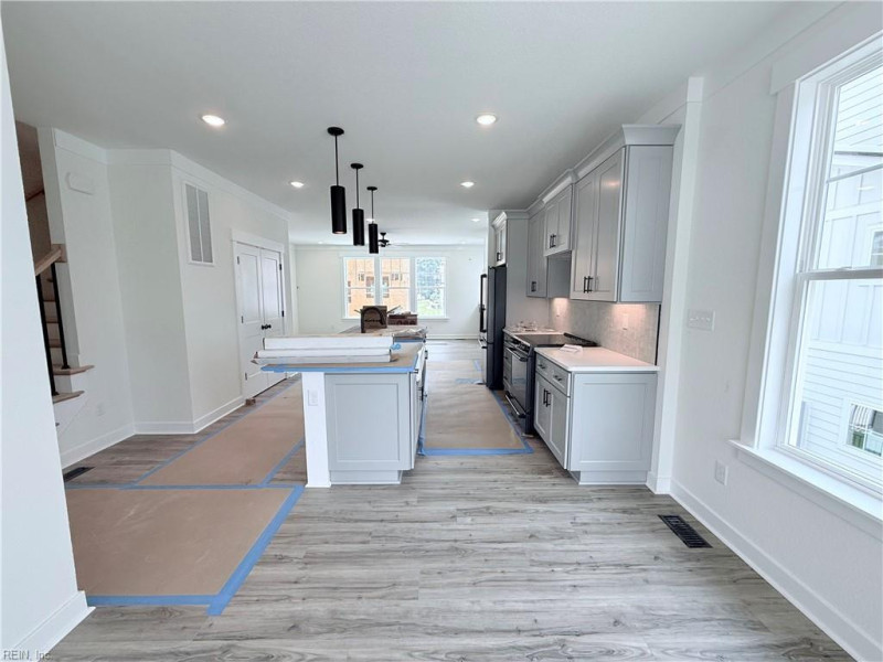 Photo 7 of 27 residential for sale in Chesapeake virginia
