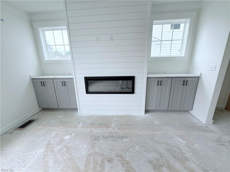 Photo 8 of 27 residential for sale in Chesapeake virginia