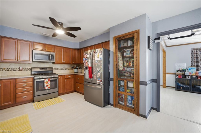 Photo 10 of 39 residential for sale in Virginia Beach virginia