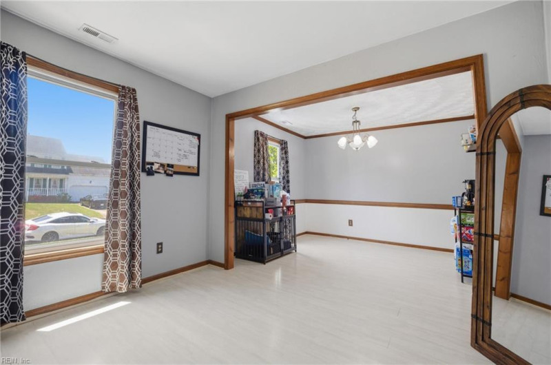 Photo 12 of 39 residential for sale in Virginia Beach virginia