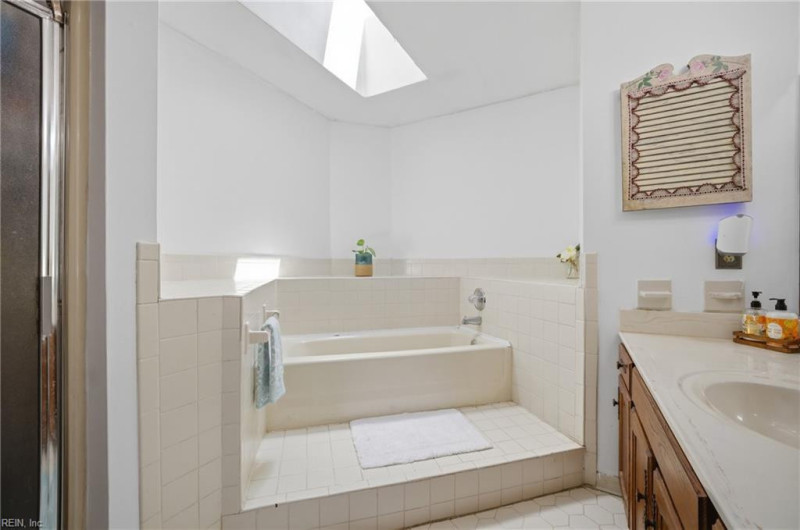 Photo 16 of 39 residential for sale in Virginia Beach virginia