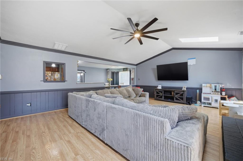 Photo 3 of 39 residential for sale in Virginia Beach virginia