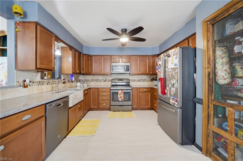 Photo 6 of 39 residential for sale in Virginia Beach virginia
