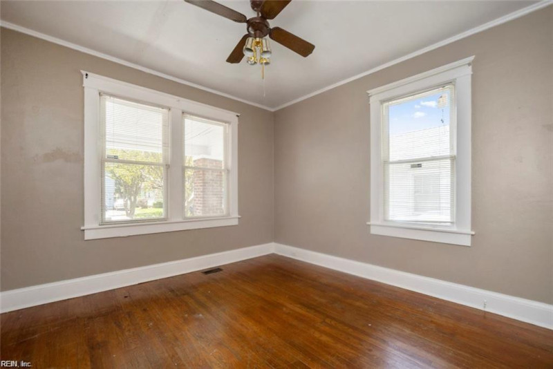 Photo 13 of 29 residential for sale in Norfolk virginia