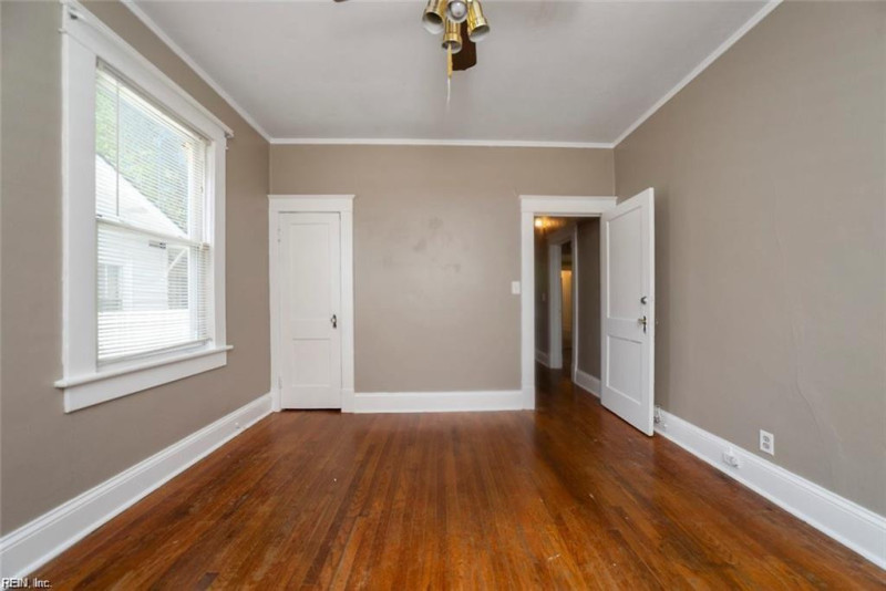 Photo 14 of 29 residential for sale in Norfolk virginia
