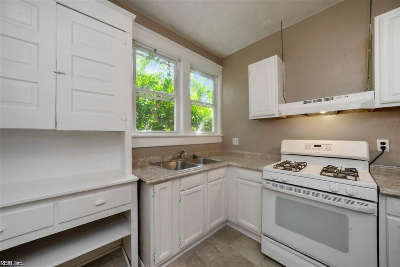 Photo 7 of 29 residential for sale in Norfolk virginia