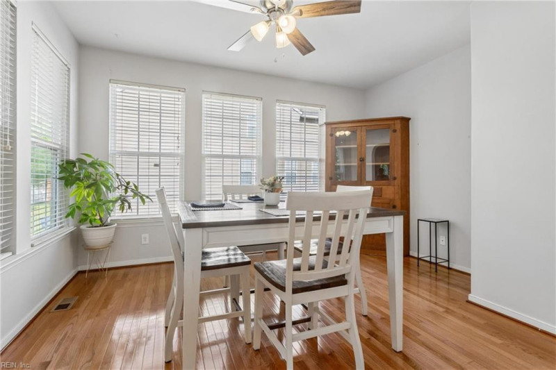 Photo 10 of 50 residential for sale in Gloucester County virginia
