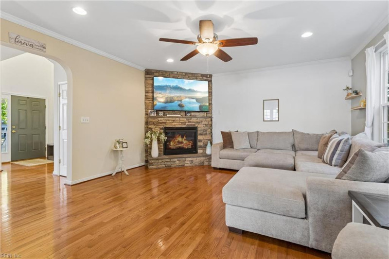 Photo 2 of 50 residential for sale in Gloucester County virginia
