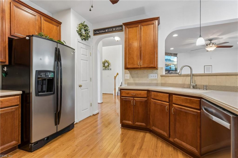 Photo 20 of 50 residential for sale in Gloucester County virginia