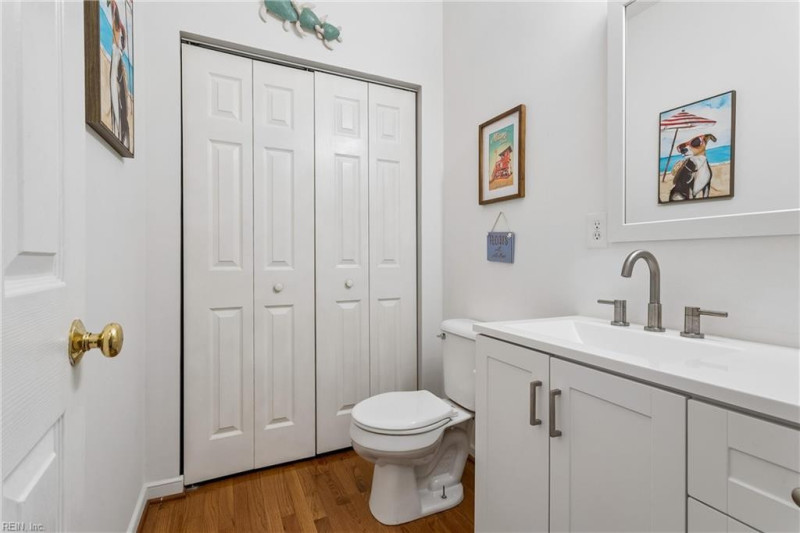 Photo 21 of 50 residential for sale in Gloucester County virginia