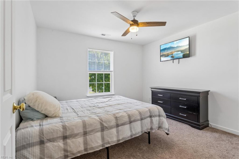 Photo 32 of 50 residential for sale in Gloucester County virginia