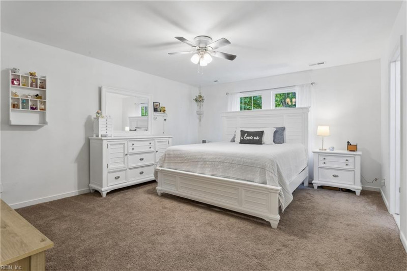 Photo 35 of 50 residential for sale in Gloucester County virginia