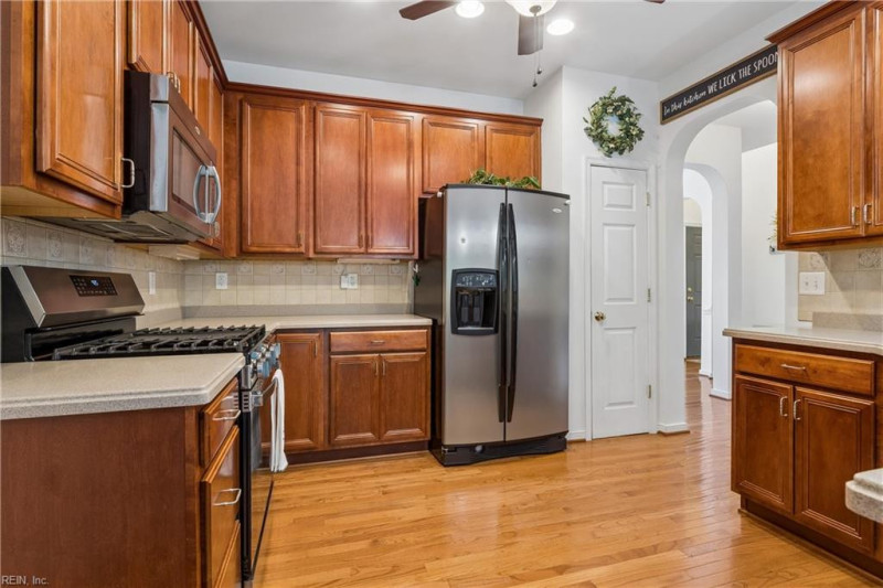 Photo 4 of 50 residential for sale in Gloucester County virginia