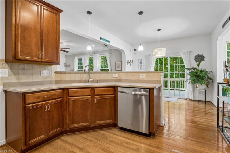 Photo 8 of 50 residential for sale in Gloucester County virginia