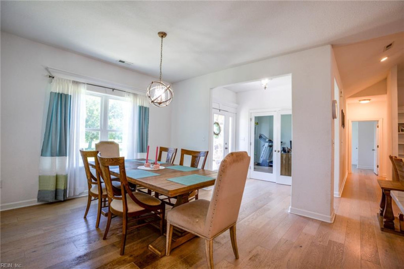 Photo 12 of 50 residential for sale in Chesapeake virginia
