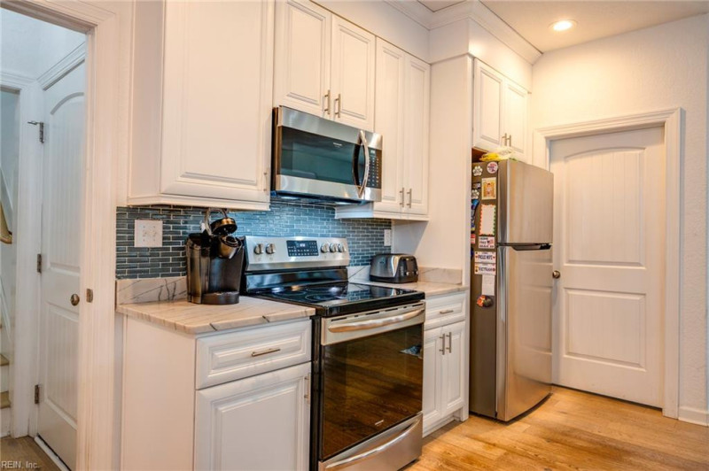 Photo 17 of 50 residential for sale in Chesapeake virginia