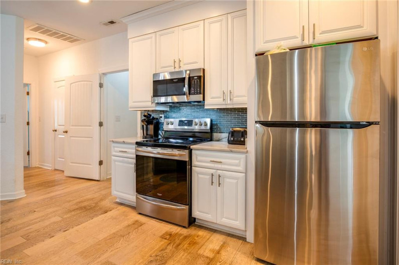 Photo 18 of 50 residential for sale in Chesapeake virginia
