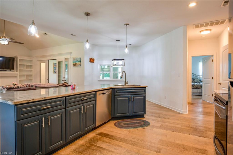 Photo 19 of 50 residential for sale in Chesapeake virginia