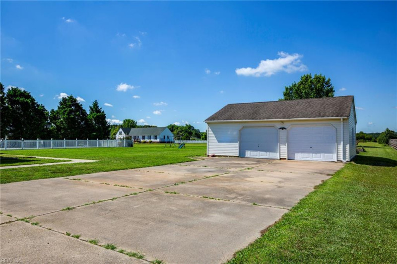 Photo 5 of 50 residential for sale in Chesapeake virginia