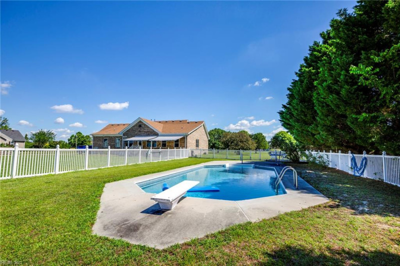 Photo 9 of 50 residential for sale in Chesapeake virginia